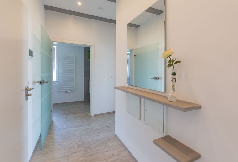 Flur mit Spiegel Flur mit Spiegel