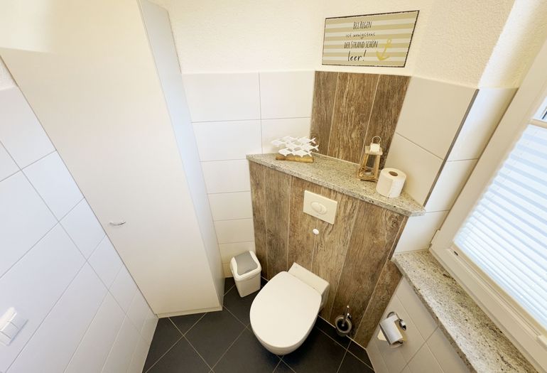 Gäste-WC im Erdgeschoss Gäste-WC im Erdgeschoss