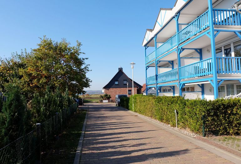 Blick auf das Haus und Richtung Selliner See