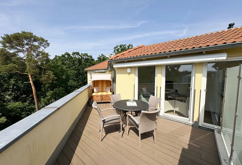 bestuhlte Dachterrasse