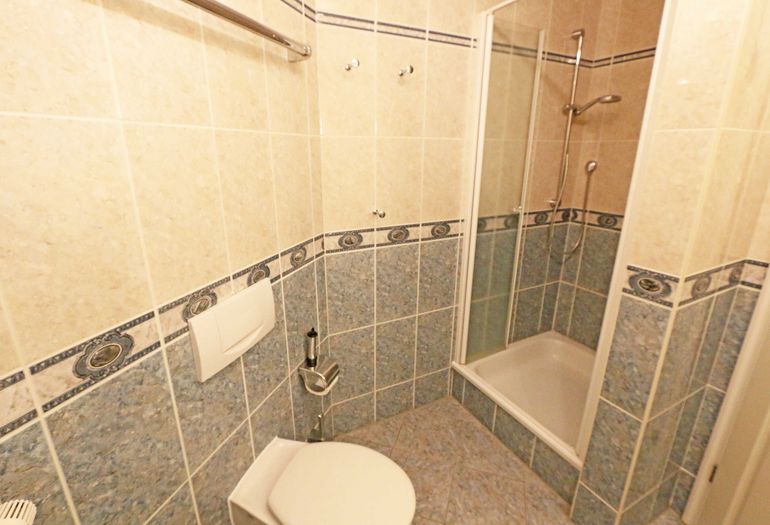 Badezimmer mit Dusche Badezimmer mit Dusche