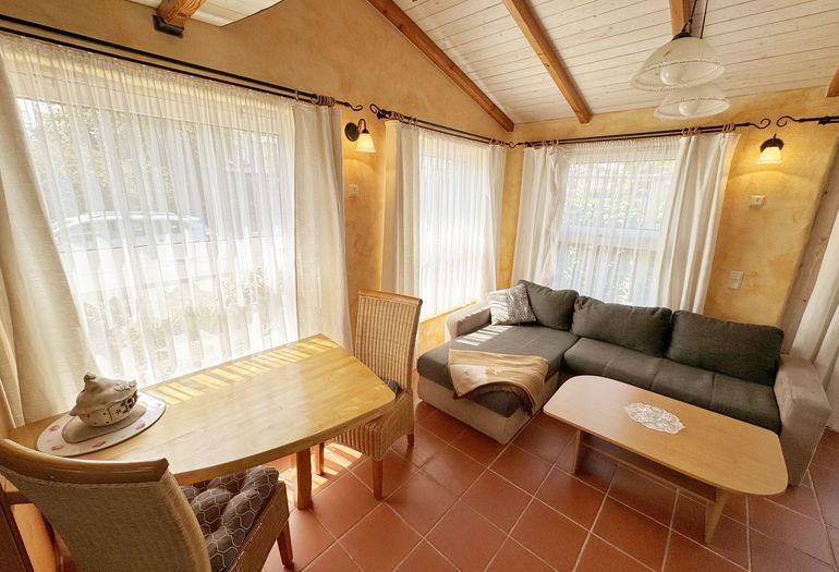 Ferienhaus Thea - Wohn- und Essbereich
