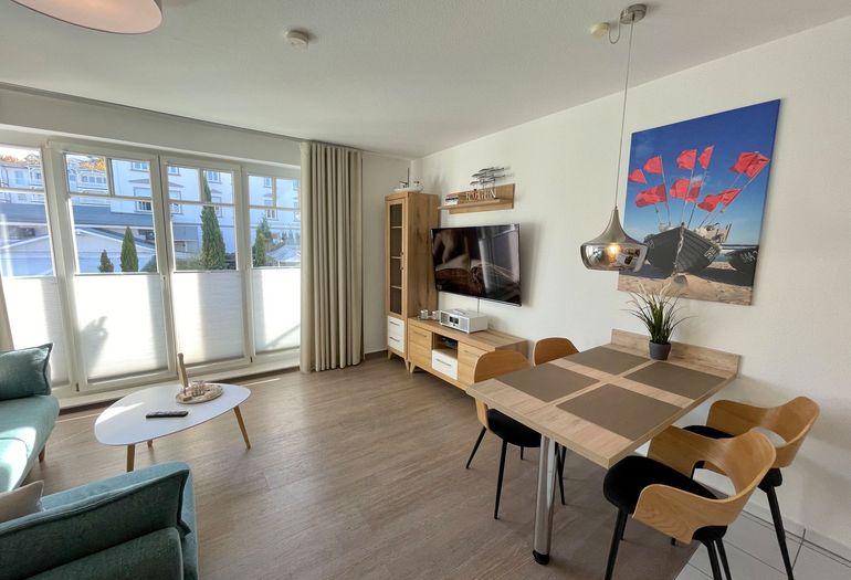 Esstisch für gemeinsames Essen Esstisch für gemeinsames Essen