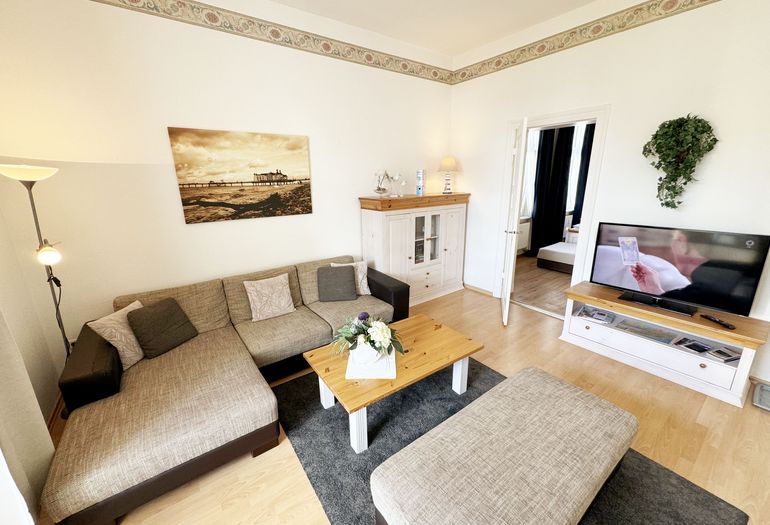 Wohnraum mit Couchecke Wohnraum mit Couchecke