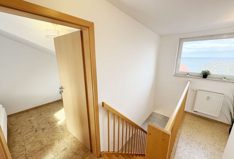 Treppe zum Untergeschoss