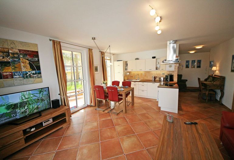 Wohnbereich mit Esstisch Wohnbereich mit Esstisch