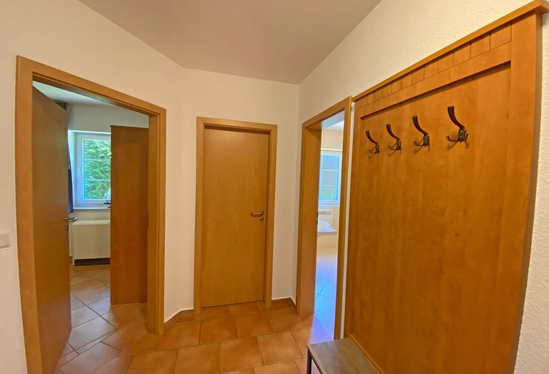 Flurbereich mit Sitzbank Flurbereich mit Sitzbank