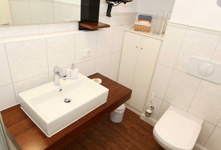 Badezimmer mit Dusche