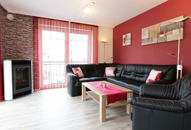 Wohnbereich mit großer Eckcouch Wohnbereich mit großer Eckcouch