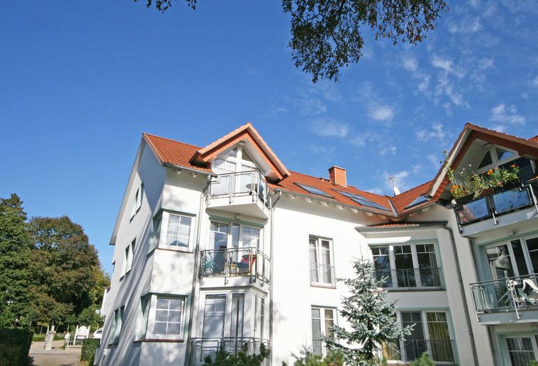 Blick vom Parkplatz zum Haus Granitzblick