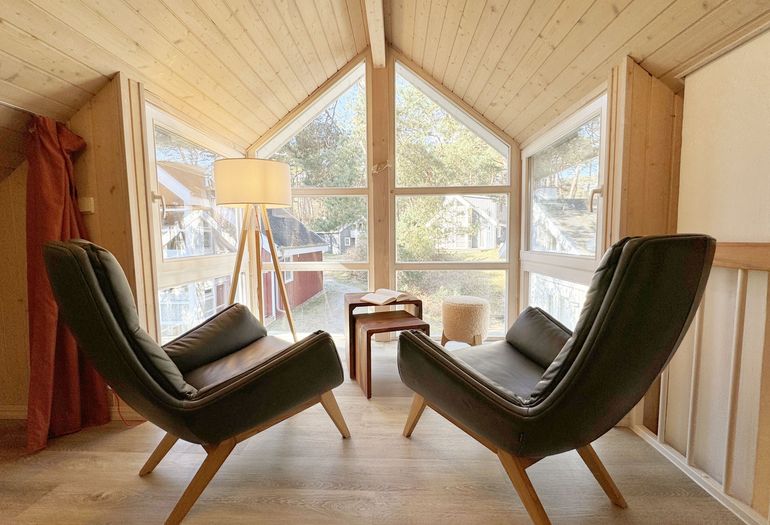 Ferienhaus Sprottenkiste - Galerie mit zwei Sessel Ferienhaus Sprottenkiste - Galerie mit zwei Sessel