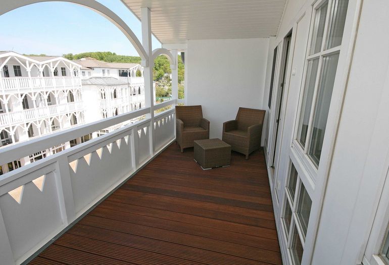 bestuhlter Balkon