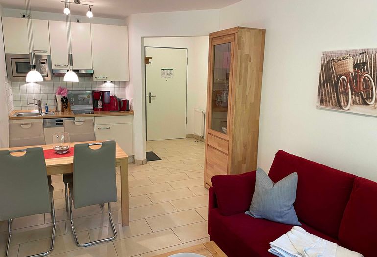 Wohnzimmer mit Esstisch Wohnzimmer mit Esstisch