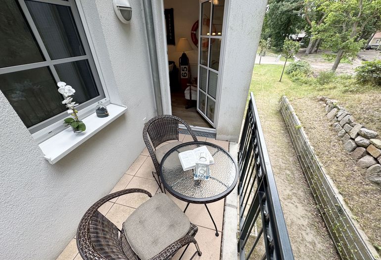 bestuhlter Balkon (Nord)