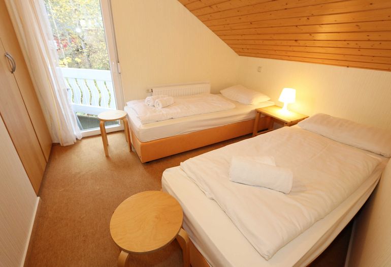 2. Schlafzimmer mit Zugang zum Balkon 2. Schlafzimmer mit Zugang zum Balkon