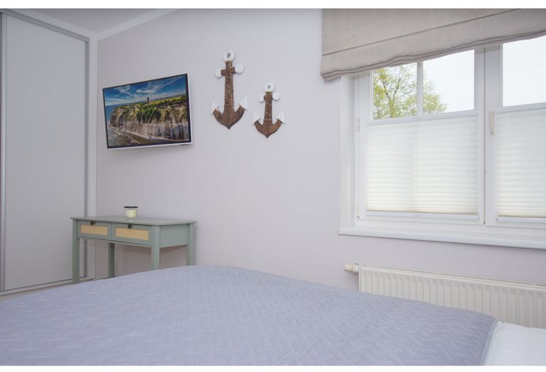 Schlafzimmer mit Kleiderschrank