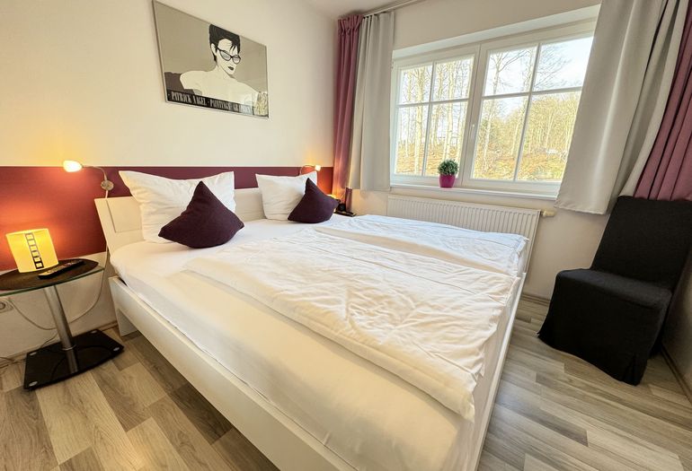 Villa Wilhelmine WE 04 Schlafzimmer mit Dopplebett Villa Wilhelmine WE 04 Schlafzimmer mit Dopplebett