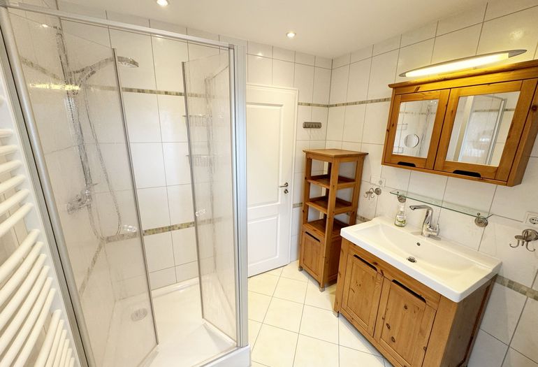 Bad mit flachem Duscheingang