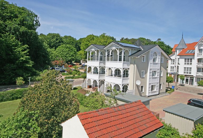 Blick auf die Villa Wilhelmine vom Nachbarhaus
