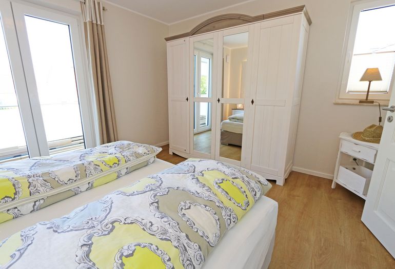 2. Schlafzimmer mit Doppelbett