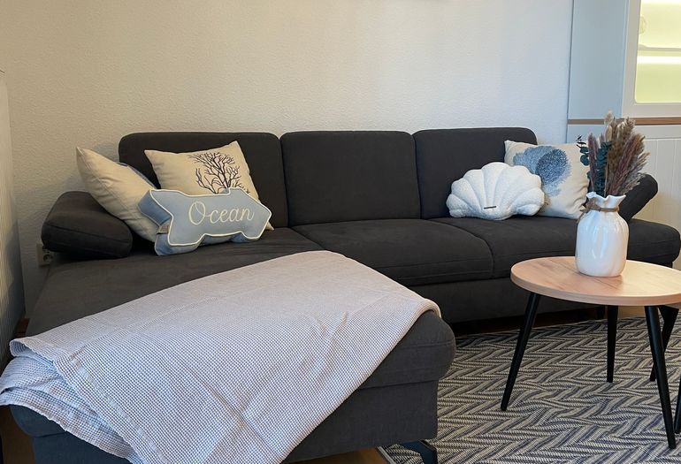 Wohnbereich mit Couch Wohnbereich mit Couch