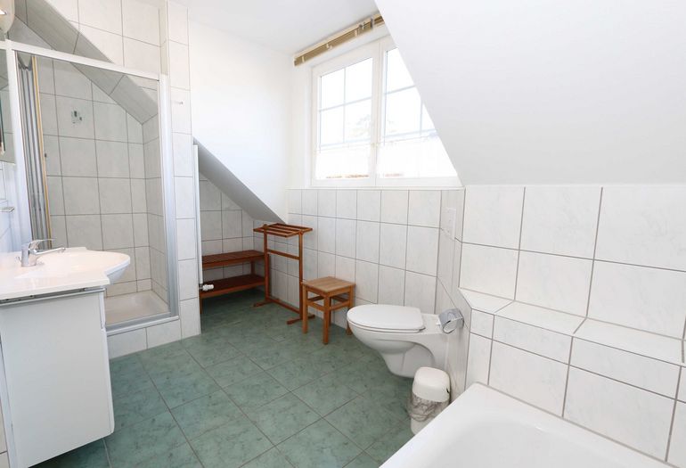 Badezimmer mit Dusche Badezimmer mit Dusche
