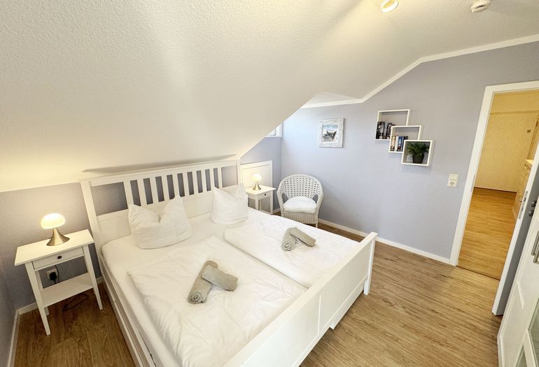 1. Schlafzimmer mit Doppelbett 1. Schlafzimmer mit Doppelbett