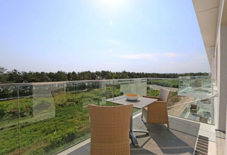 bestuhlter Balkon vom Schlafzimmer nutzbar bestuhlter Balkon vom Schlafzimmer nutzbar