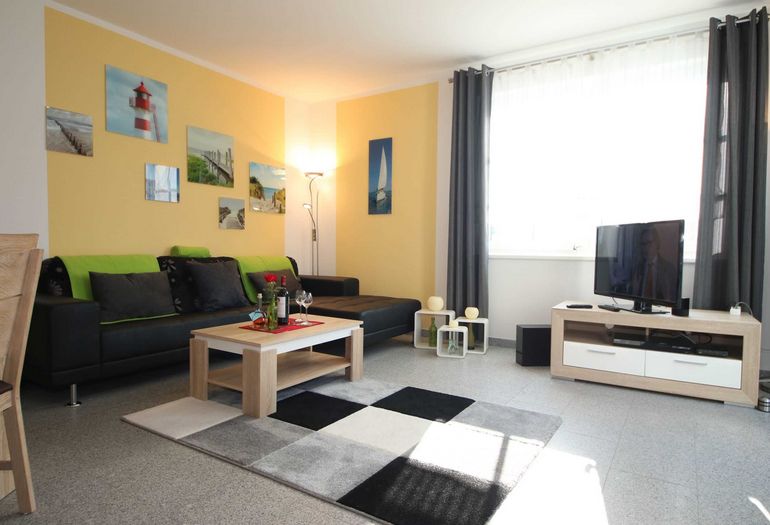 Wohnzimmer mit Flachbild-TV Wohnzimmer mit Flachbild-TV