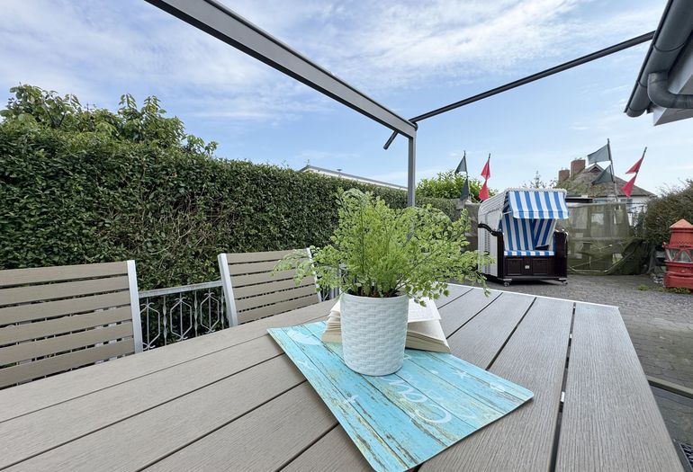 bestuhlte Terrasse (Nord)