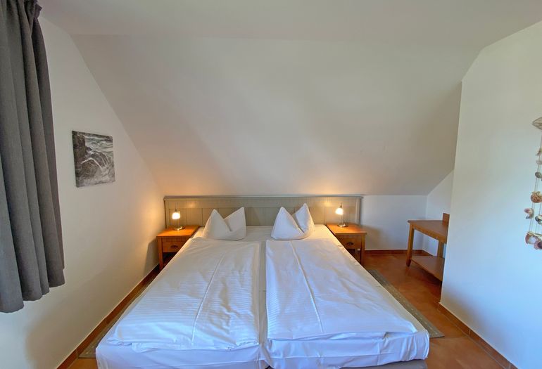 1. Schlafzimmer mit Doppelbett 1. Schlafzimmer mit Doppelbett