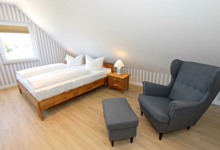 2. Schlafzimmer mit Relax Sessel 2. Schlafzimmer mit Relax Sessel