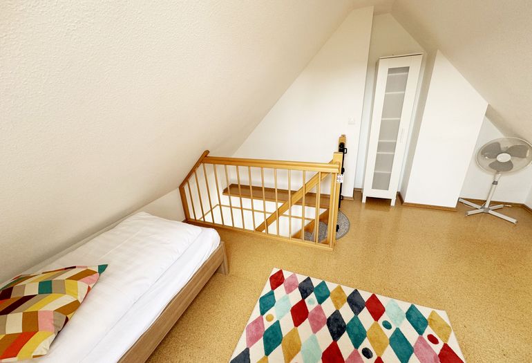 2. Schlafzimmer im Dachgeschoss 2. Schlafzimmer im Dachgeschoss