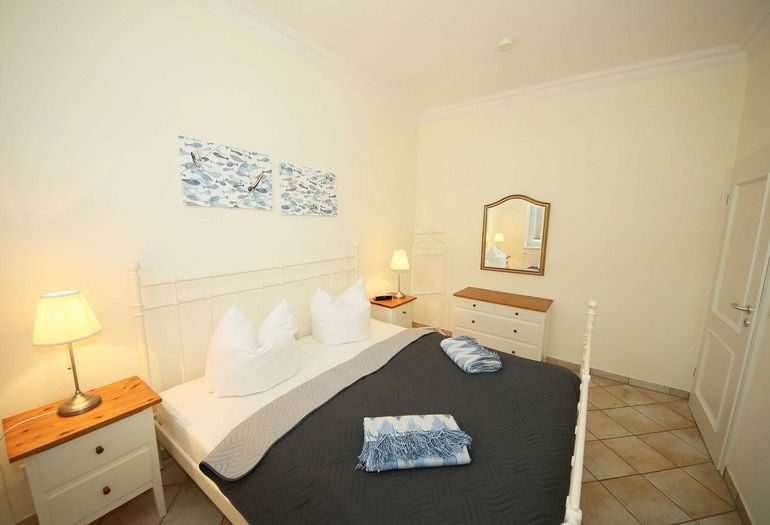 Schlafzimmer mit Doppelbett Schlafzimmer mit Doppelbett