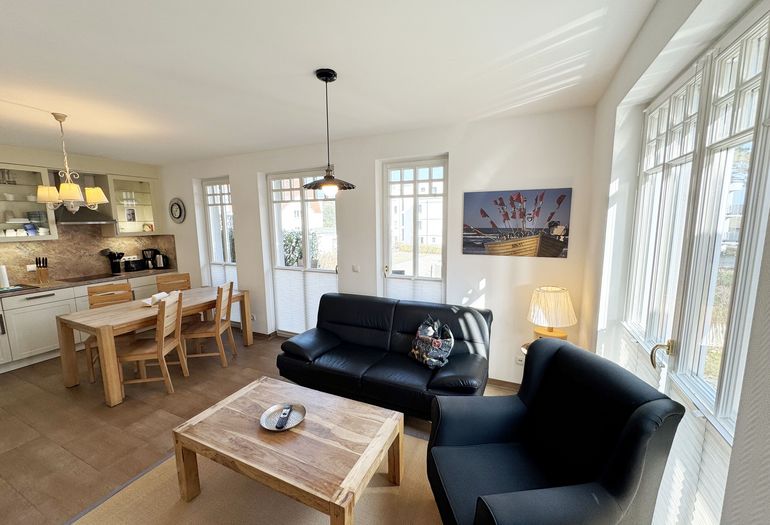gemütliches Wohnzimmer mit Couch gemütliches Wohnzimmer mit Couch