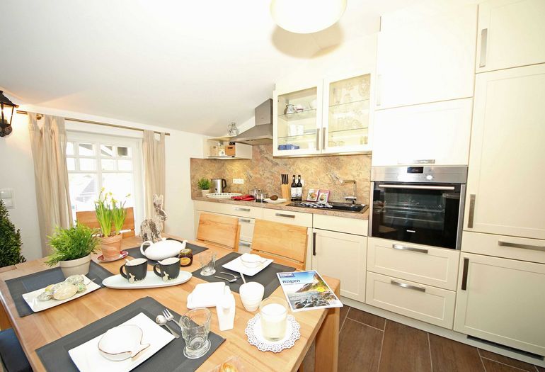 Strandkiefer Whg. 03 mit Balkon Strandkiefer Whg. 03 mit Balkon