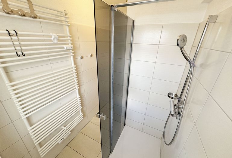 Badezimmer mit Dusche
