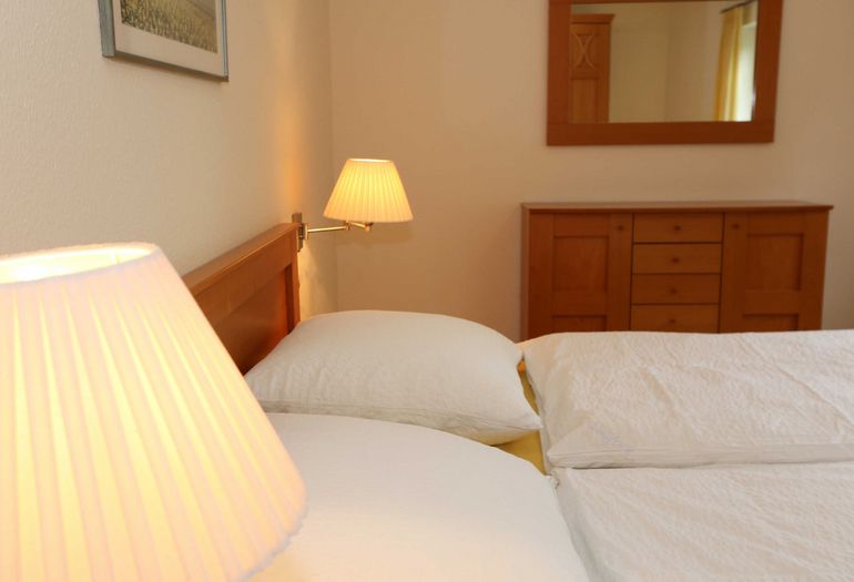 1. Schlafzimmer mit Doppelbett 1. Schlafzimmer mit Doppelbett