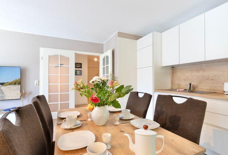 Essplatz angrenzend zur Küchenzeile