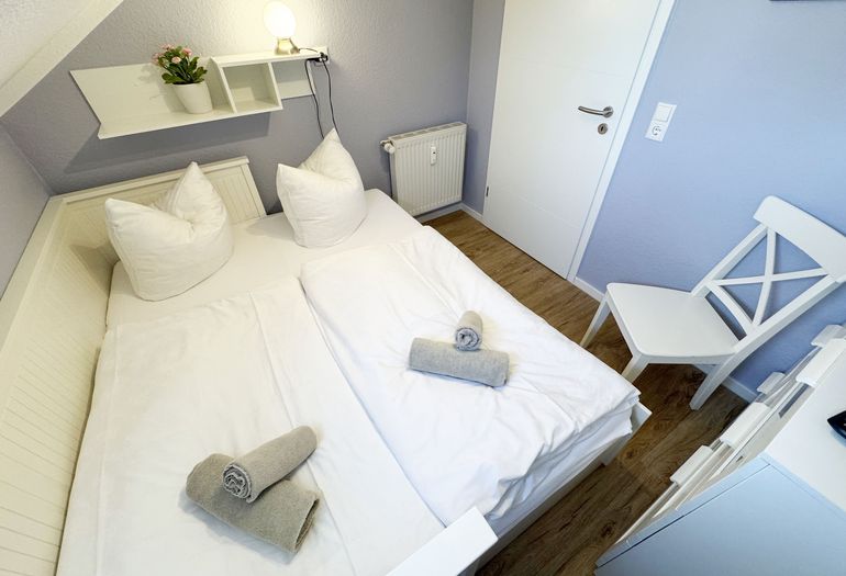 2. Schlafzimmer mit Kojenbett