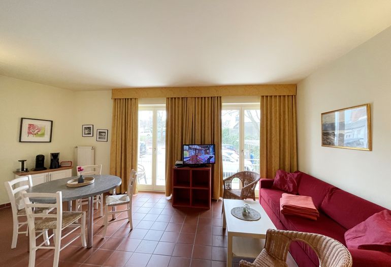 Wohnzimmer mit Esstisch