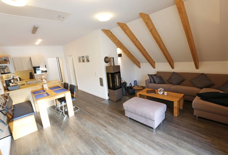 Wohnbereich mit Kamin