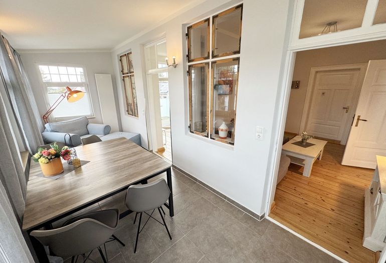 Essbereich mit Blick auf die Küche Essbereich mit Blick auf die Küche