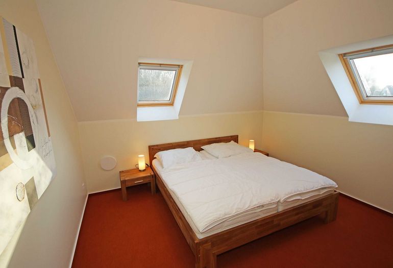2. Schlafzimmer mit Doppelbett