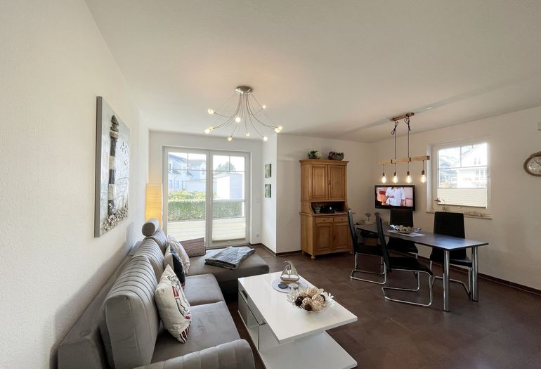 Wohnbereich mit gemütlicher Couch