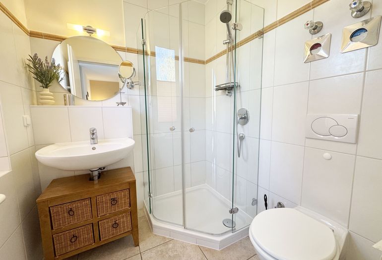 1.Badezimmer mit Dusche 1.Badezimmer mit Dusche