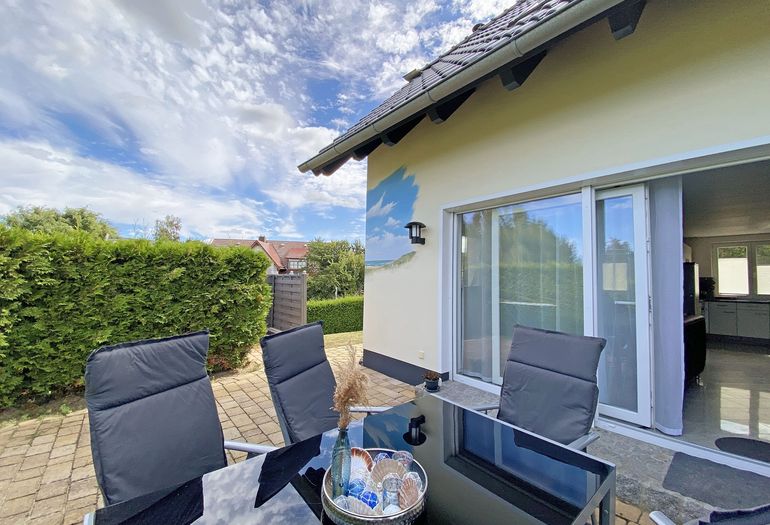 Terrasse zugänglich vom Wohnbereich