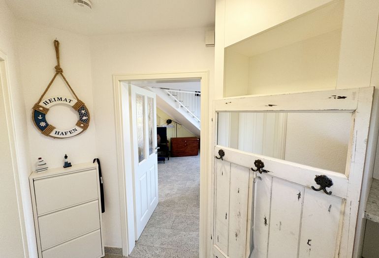 Flurbereich im Erdgeschoss Flurbereich im Erdgeschoss