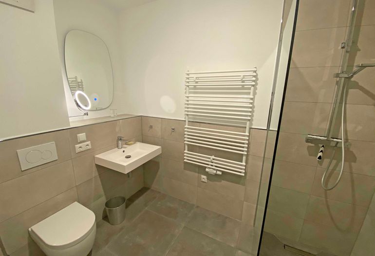 Badezimmer mit Dusche Badezimmer mit Dusche