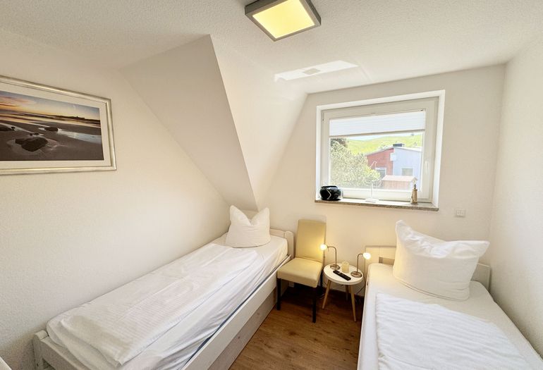 2. Schlafzimmer mit 2 Einzelbetten